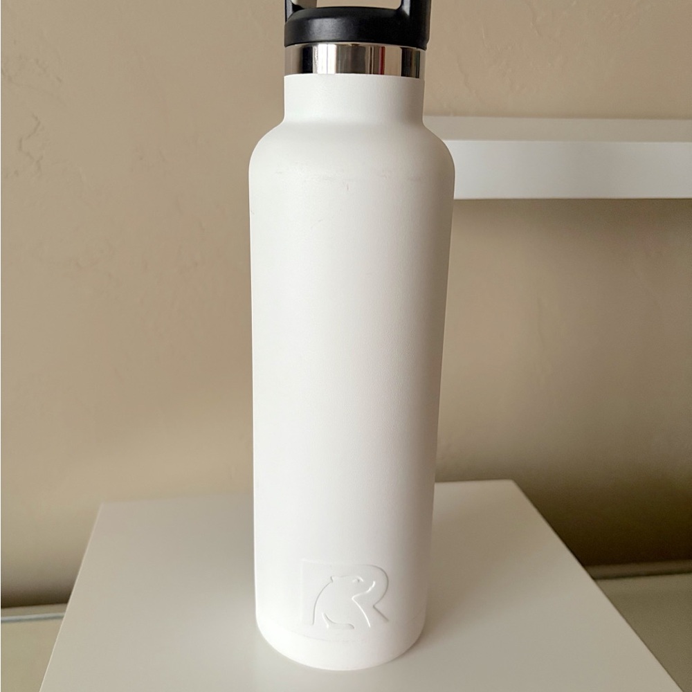 RTIC White Insulated Water Bottle • 20oz